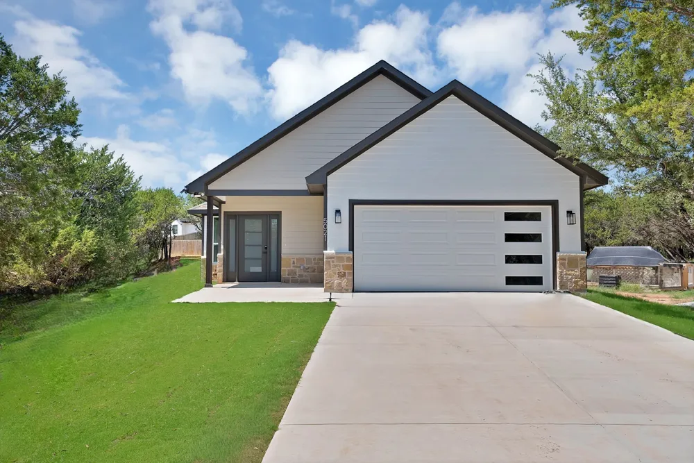 5021 Enchanted Court Granbury, TX 76048