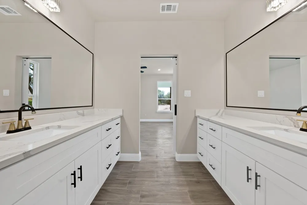 5021 Enchanted Court Granbury, TX 76048