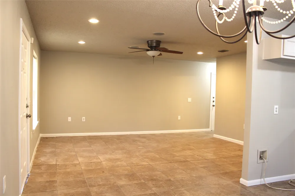 2001 San Antonio Street Grand Prairie, TX 75051