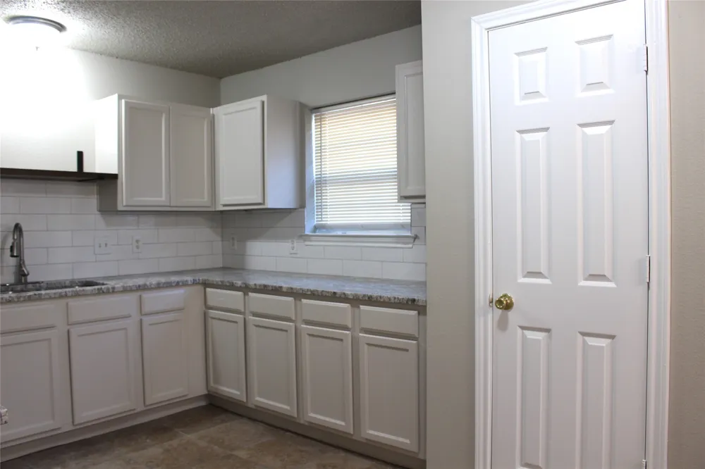 2001 San Antonio Street Grand Prairie, TX 75051