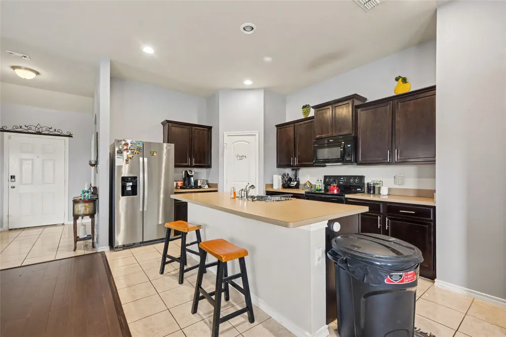 2126 Fair Weather Drive Lancaster, TX 75146