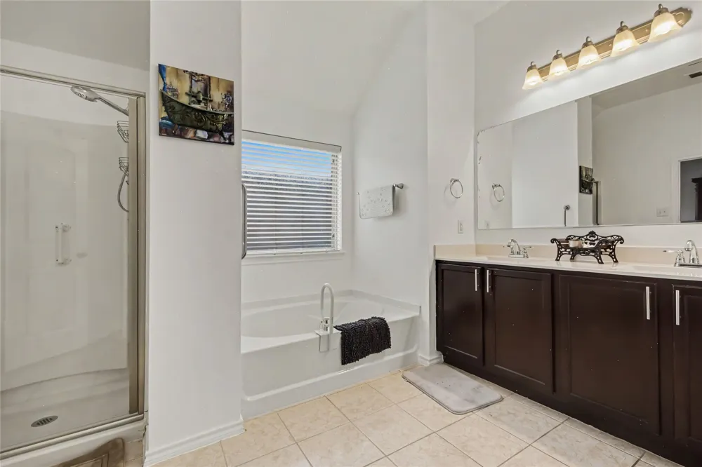 2126 Fair Weather Drive Lancaster, TX 75146