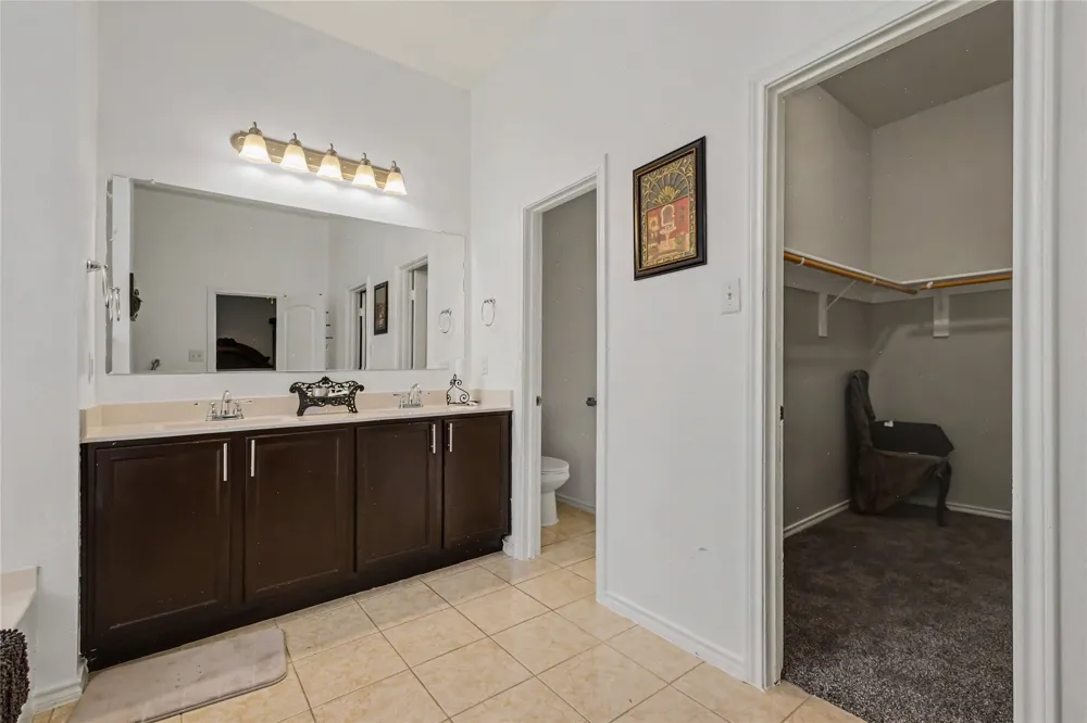 2126 Fair Weather Drive Lancaster, TX 75146