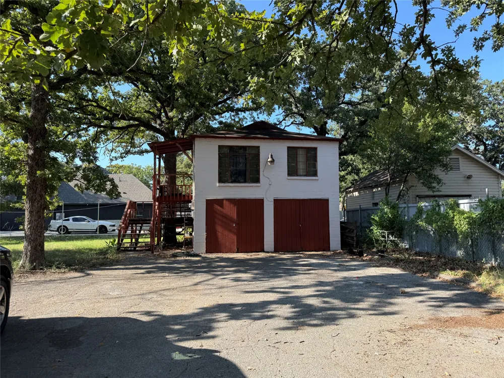 2939 Field Street Haltom City, TX 76117
