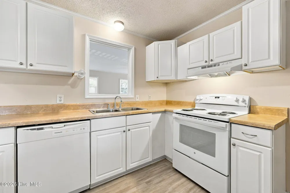 17 Old Fort Shores Road Chocowinity, NC 27817