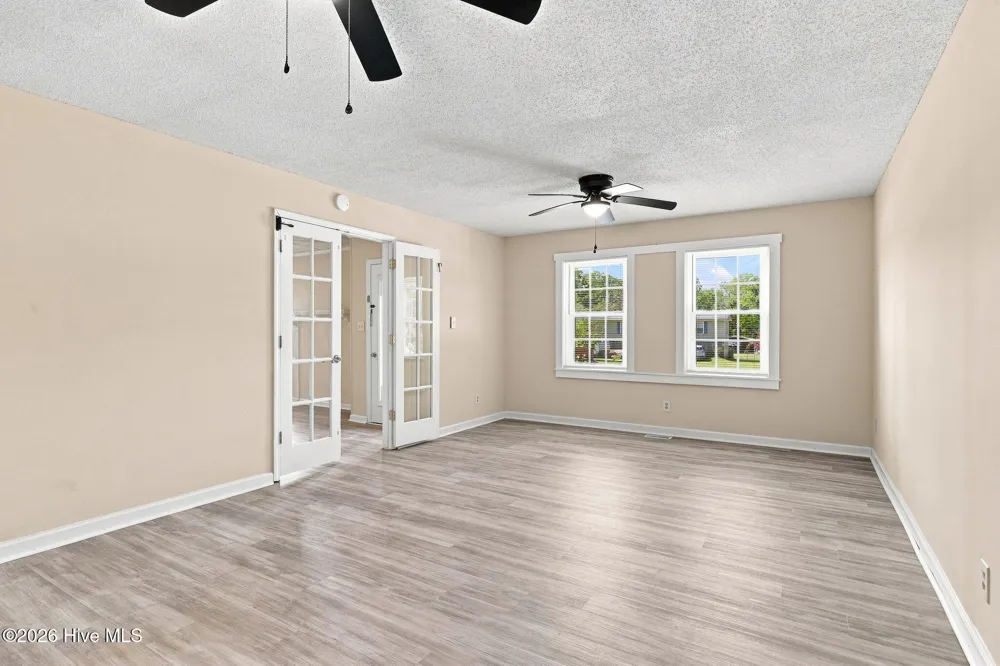17 Old Fort Shores Road Chocowinity, NC 27817