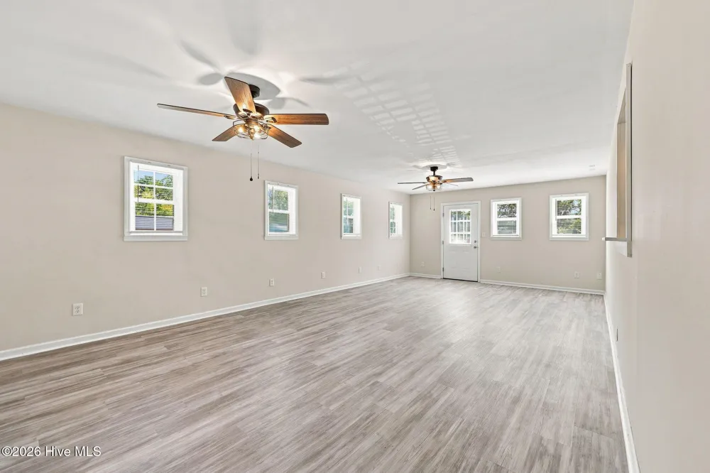 17 Old Fort Shores Road Chocowinity, NC 27817