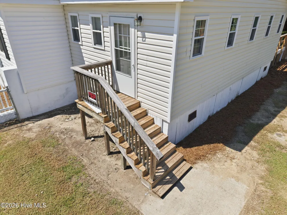 17 Old Fort Shores Road Chocowinity, NC 27817