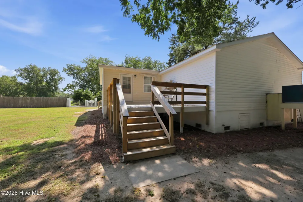 17 Old Fort Shores Road Chocowinity, NC 27817
