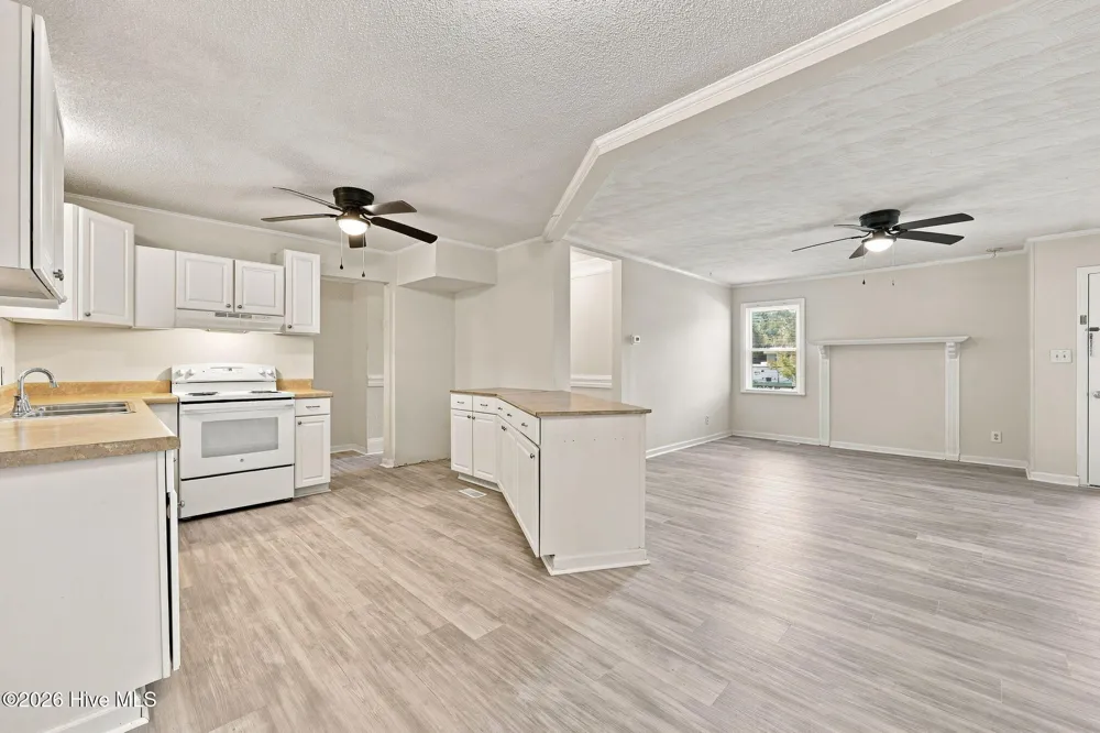 17 Old Fort Shores Road Chocowinity, NC 27817