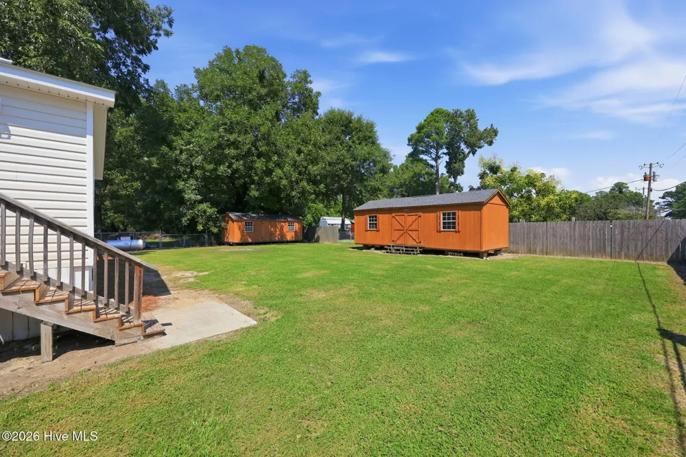 17 Old Fort Shores Road Chocowinity, NC 27817