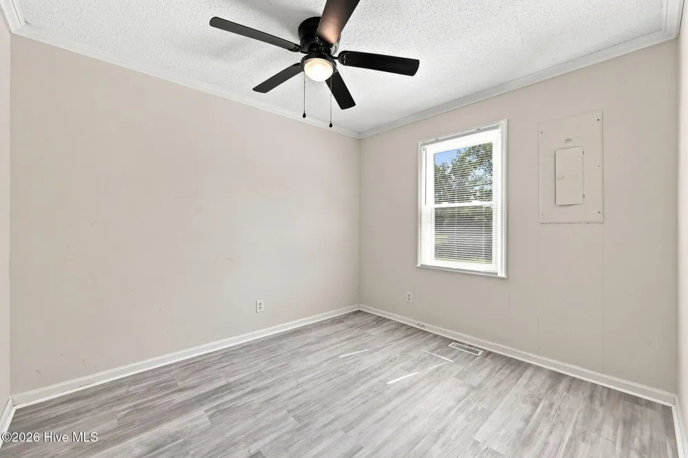 17 Old Fort Shores Road Chocowinity, NC 27817