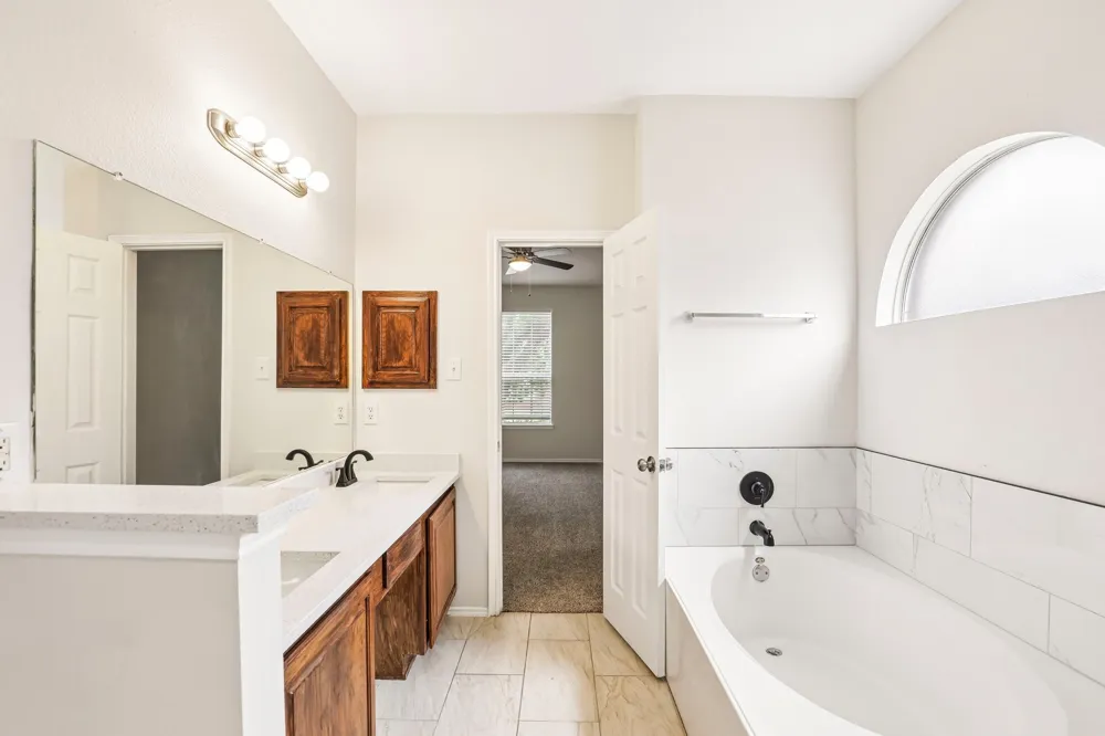4506 Stirling Drive Garland, TX 75043