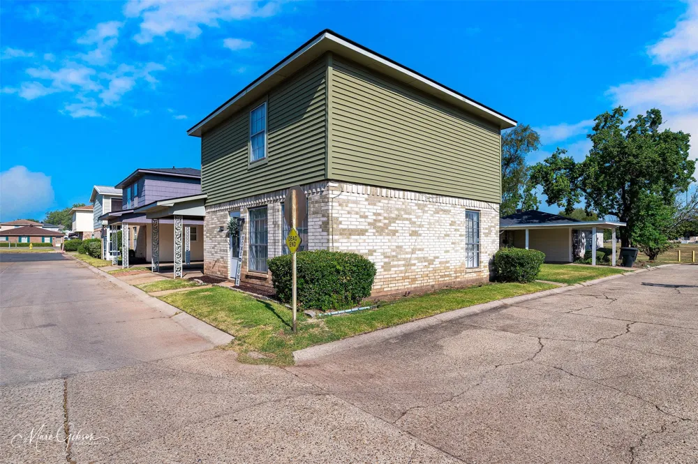119 Carriage Square Drive Bossier City, LA 71112