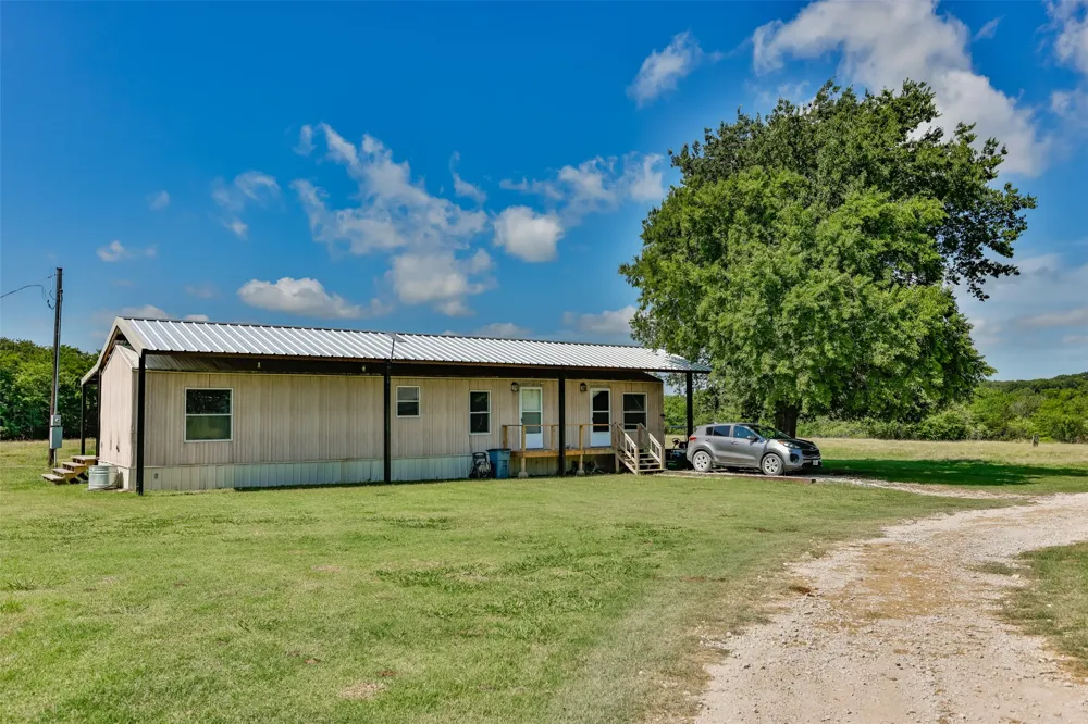 578 County Road 134 Gainesville, TX 76240