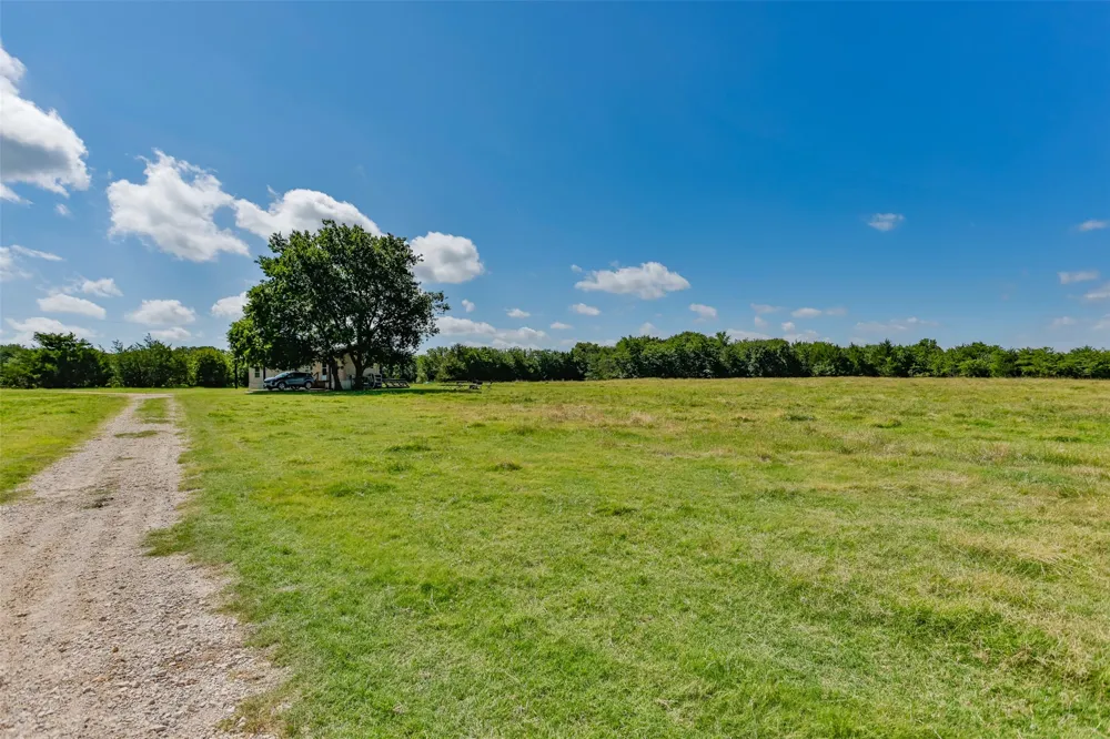 578 County Road 134 Gainesville, TX 76240
