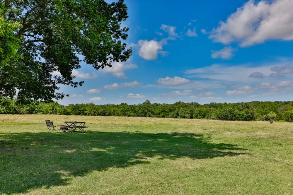 578 County Road 134 Gainesville, TX 76240