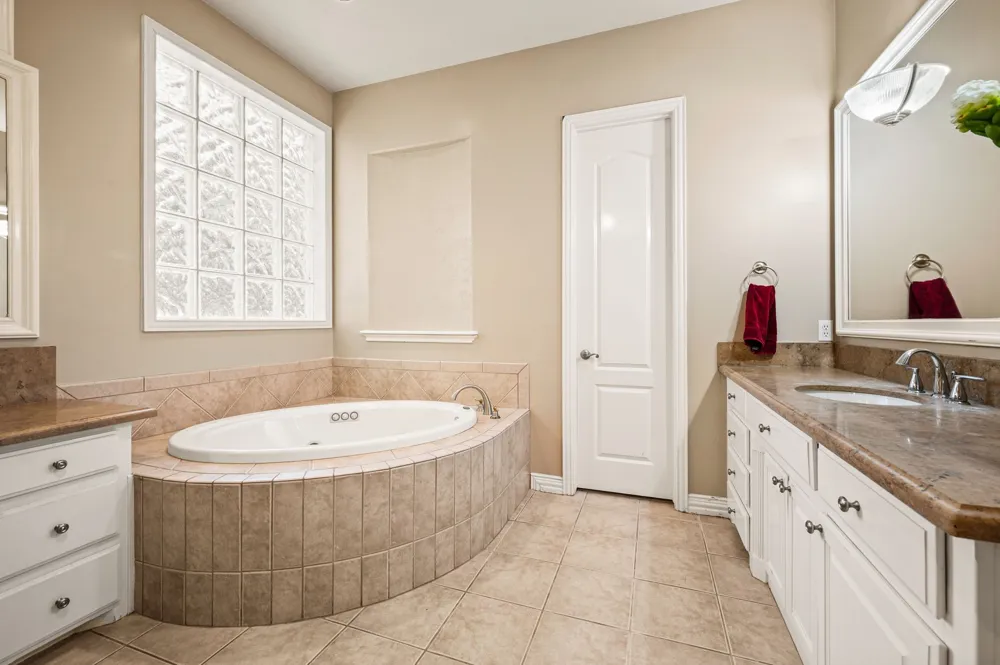 533 Round Hollow Lane Southlake, TX 76092