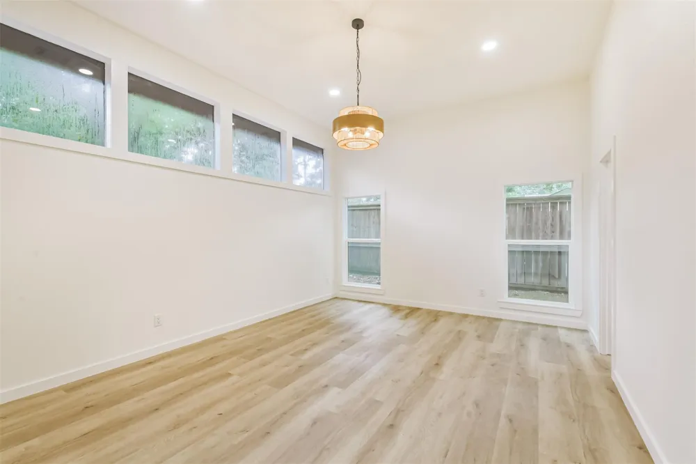 91 April Wind Drive S Montgomery, TX 77356