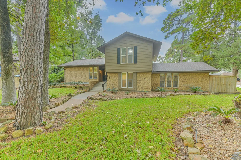 91 April Wind Drive S Montgomery, TX 77356