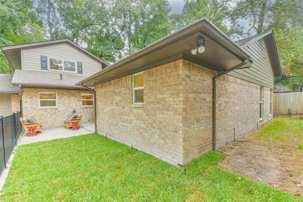 91 April Wind Drive S Montgomery, TX 77356