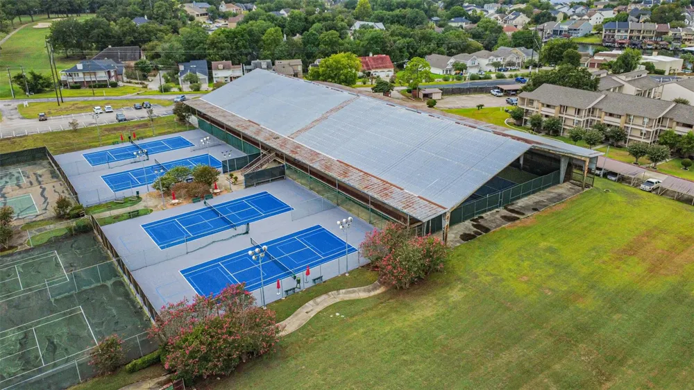 91 April Wind Drive S Montgomery, TX 77356