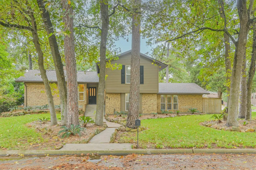 91 April Wind Drive S Montgomery, TX 77356
