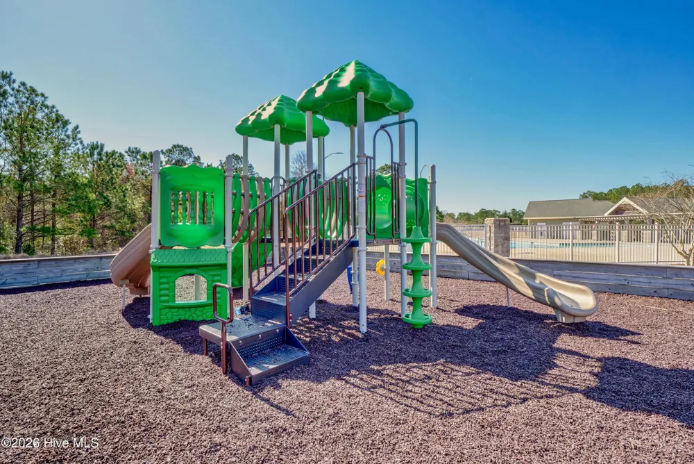 506 W Red Head Circle Sneads Ferry, NC 28460
