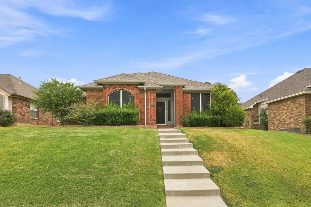 2126 Greenstone Trail Carrollton, TX 75010