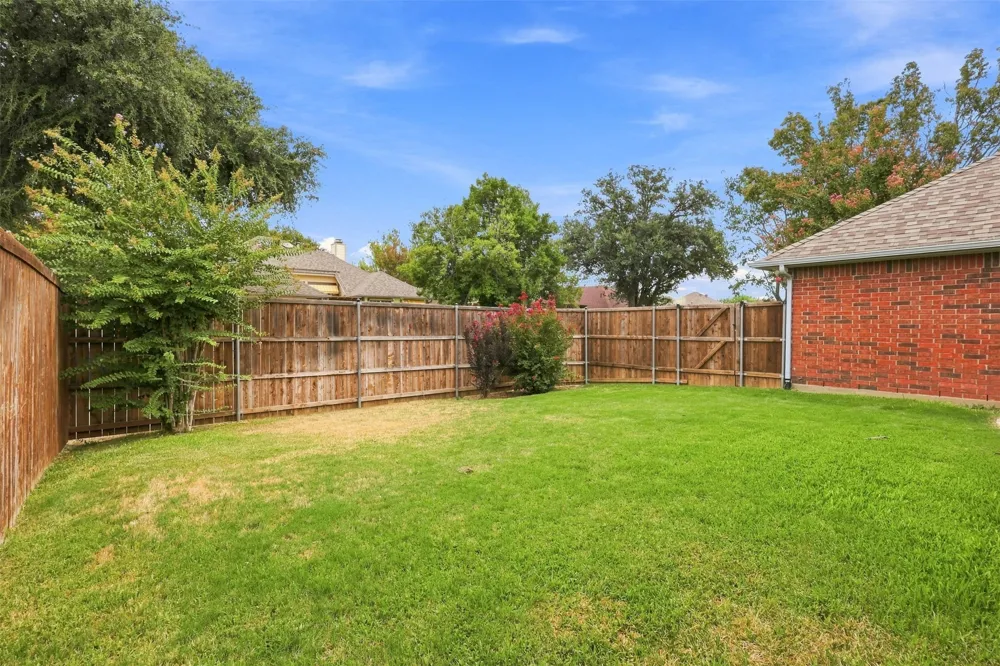 2126 Greenstone Trail Carrollton, TX 75010