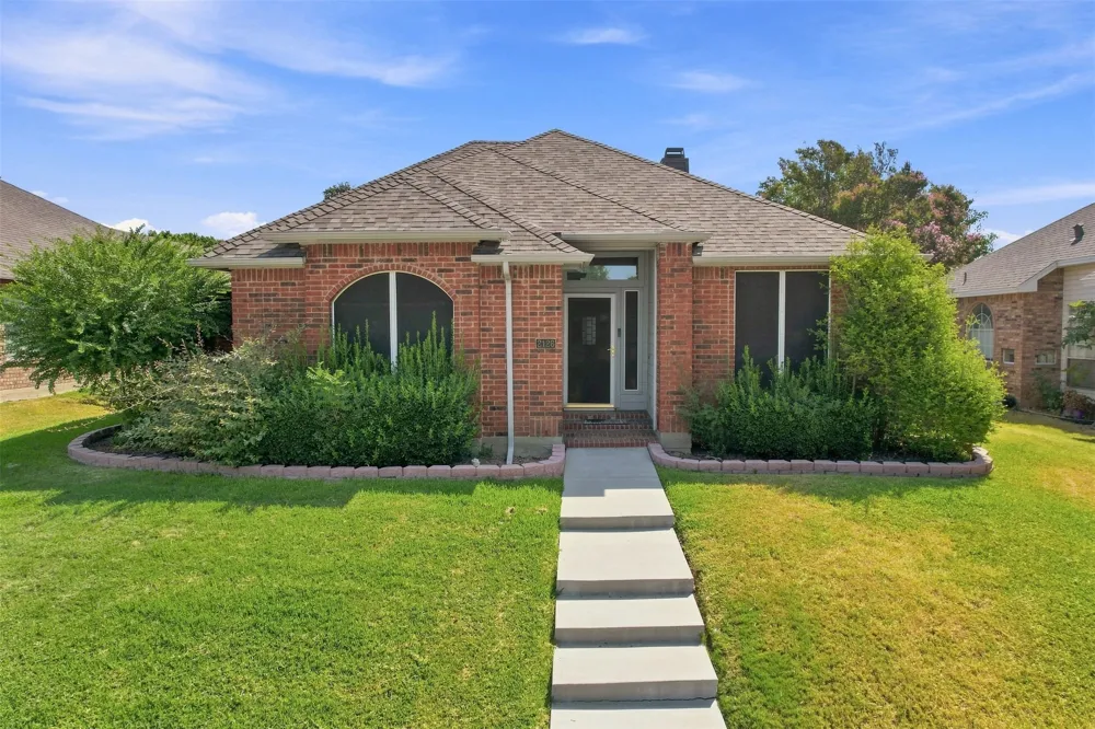 2126 Greenstone Trail Carrollton, TX 75010