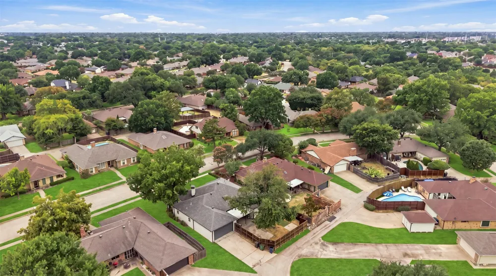 305 Bellmeade Drive Garland, TX 75040