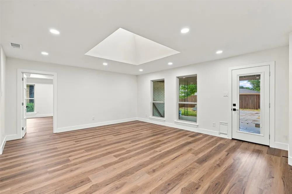 305 Bellmeade Drive Garland, TX 75040