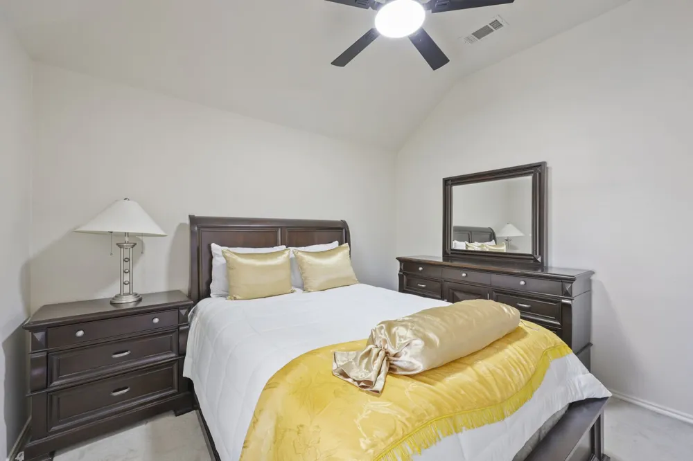5828 Ivy Glen Drive Grand Prairie, TX 75052