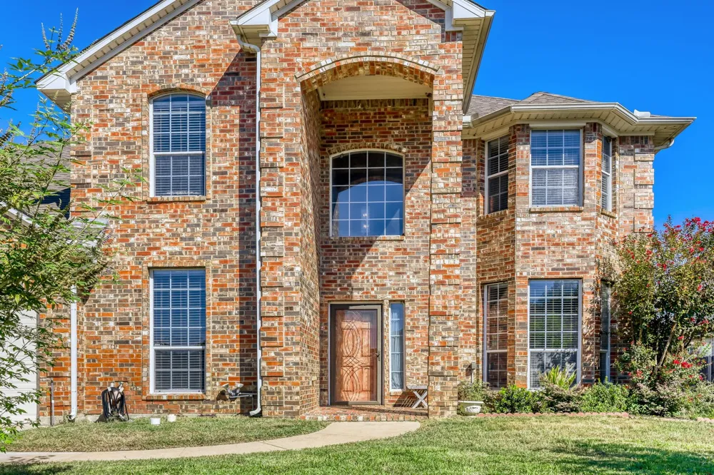 5828 Ivy Glen Drive Grand Prairie, TX 75052