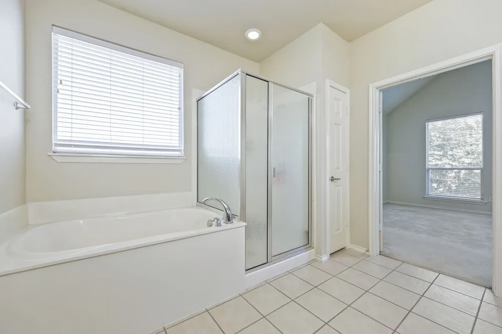 5828 Ivy Glen Drive Grand Prairie, TX 75052