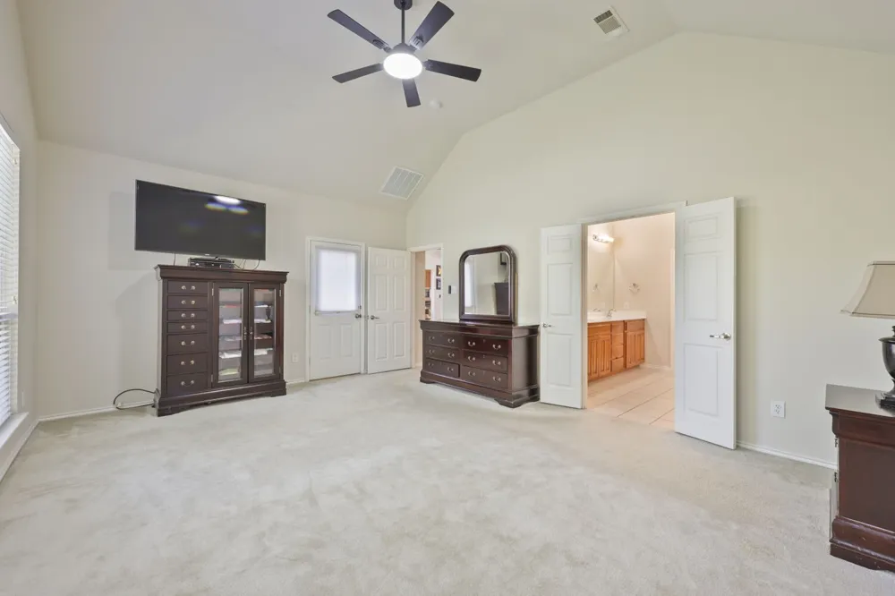 5828 Ivy Glen Drive Grand Prairie, TX 75052