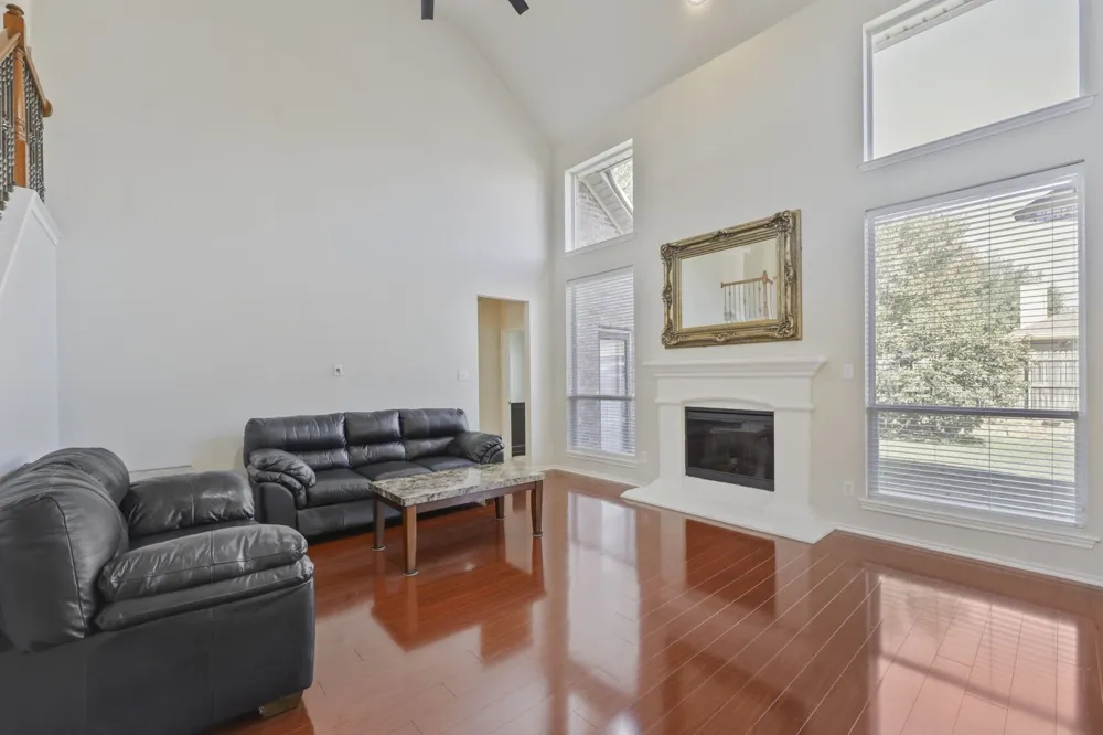 5828 Ivy Glen Drive Grand Prairie, TX 75052