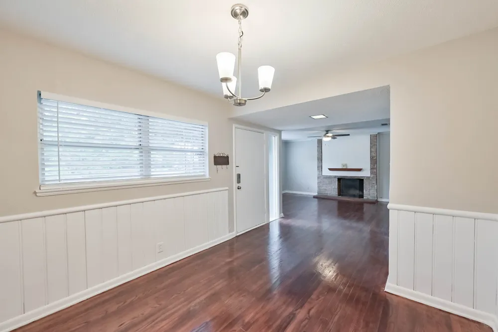 1122 W Park Row Drive Arlington, TX 76013