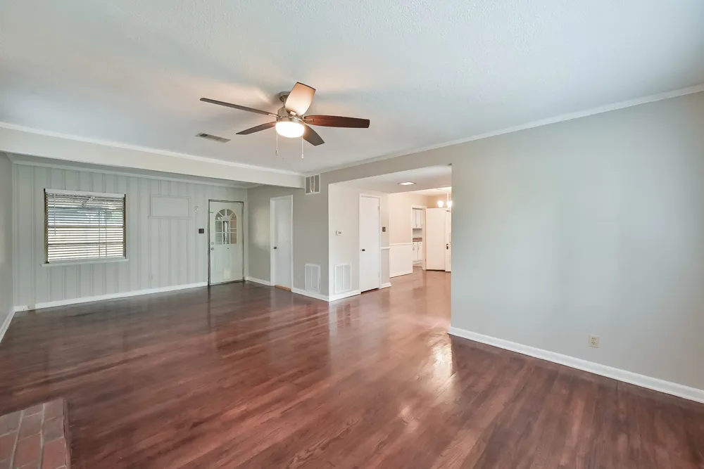1122 W Park Row Drive Arlington, TX 76013