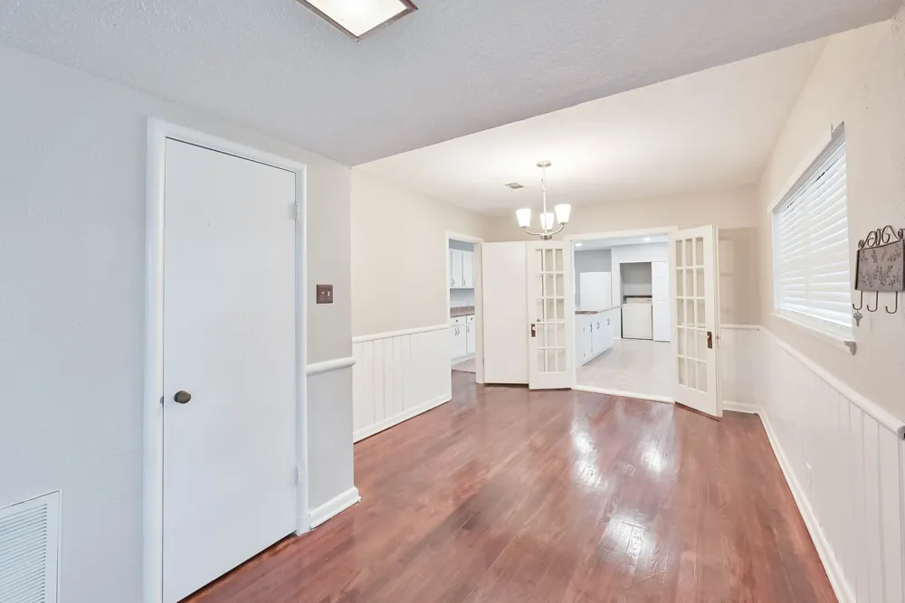 1122 W Park Row Drive Arlington, TX 76013