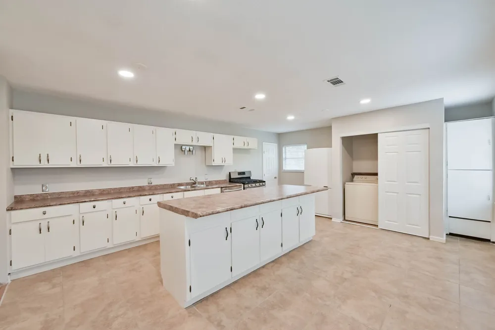 1122 W Park Row Drive Arlington, TX 76013