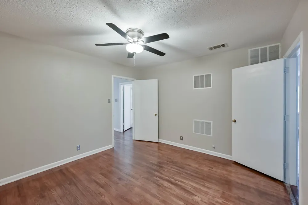 1122 W Park Row Drive Arlington, TX 76013