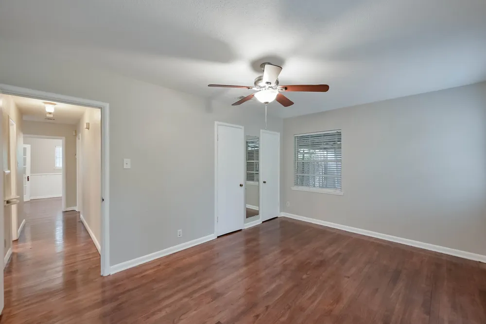 1122 W Park Row Drive Arlington, TX 76013