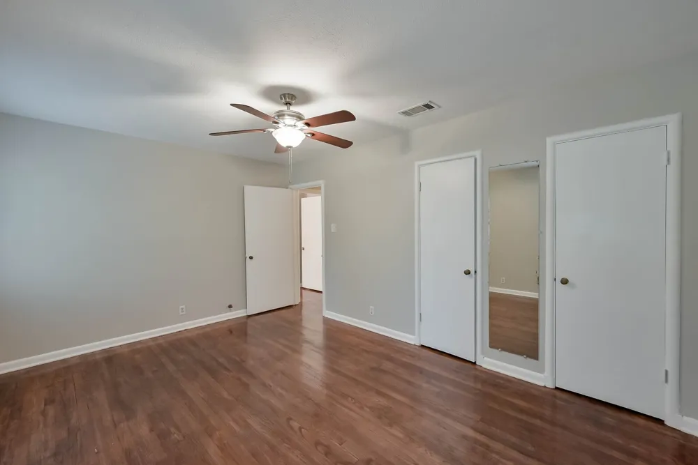 1122 W Park Row Drive Arlington, TX 76013