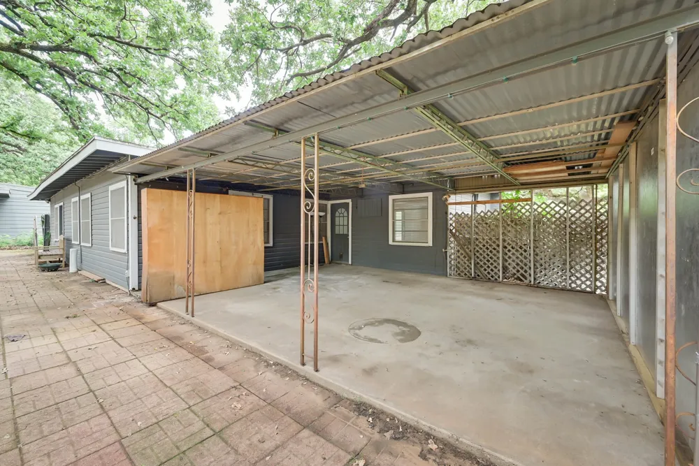 1122 W Park Row Drive Arlington, TX 76013