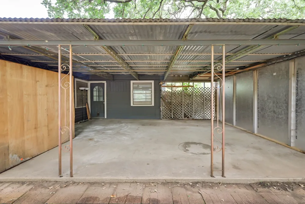 1122 W Park Row Drive Arlington, TX 76013