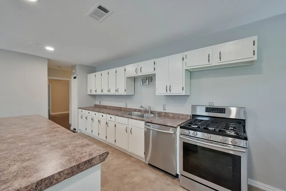 1122 W Park Row Drive Arlington, TX 76013