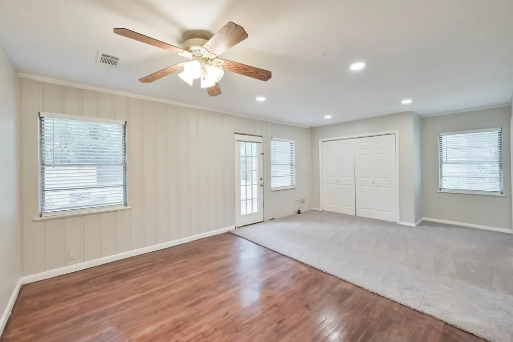 1122 W Park Row Drive Arlington, TX 76013