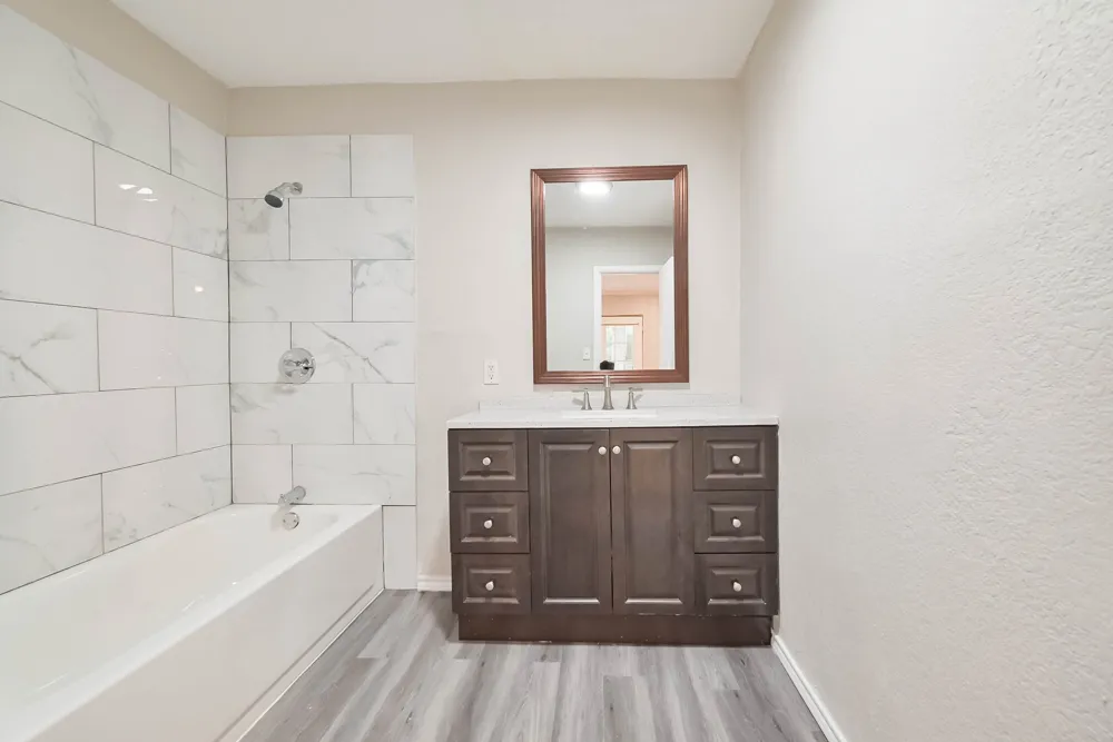 1122 W Park Row Drive Arlington, TX 76013